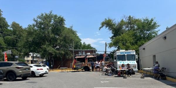 🍦Summer SALE with Food Trucks!